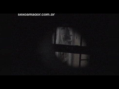 ❤️ Blondiin saab salaja videolevi naabruskonna voyeuri poolt peidetud õõnsate telliskivide taha peidetud ❤❌ Vene porno at us ﹏
